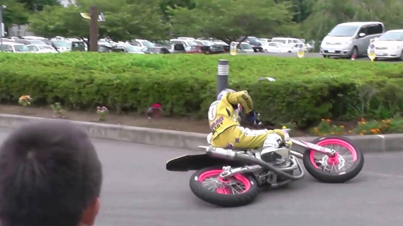 【凄い！大森雅俊選手】バイク倒れてるのに走ってるよ！